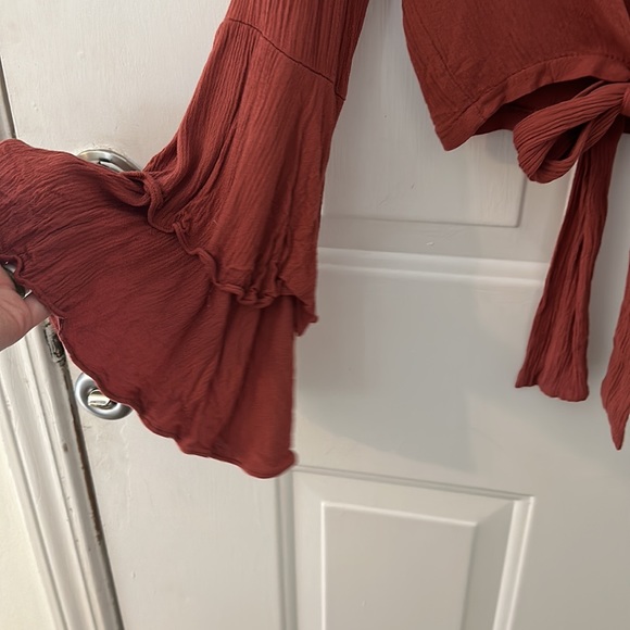 Balloon sleeve top - Picture 3 of 4